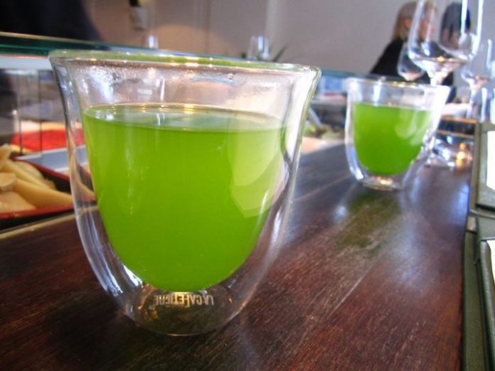 Chá gelado de chá verde e gengibre | Receita
